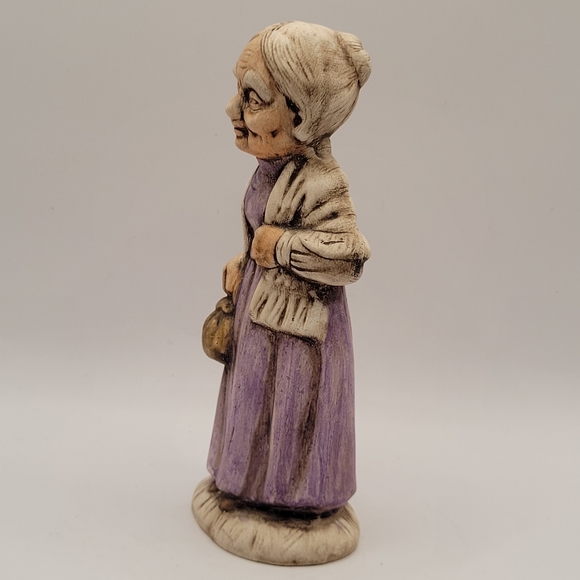 Vintage Hand Painted Ceramic Old Lady Woman Grandma Figurine Signed by Artist - Picture 3 of 11